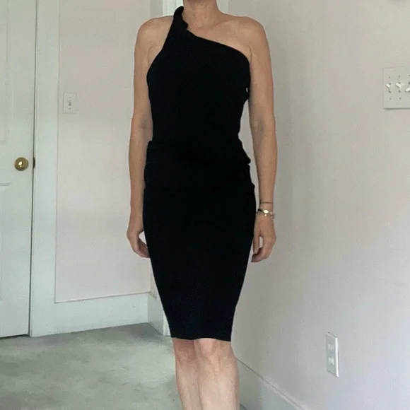 Zara | Dresses | Zara Black One Shoulder Twisted Dress Xs 8 | Poshmark Zara | Dresses | Zara Black One Shoulder Twisted Dress Xs 8 | Poshmark